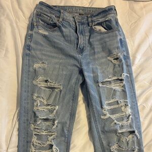 American Eagle Outfitters Light Blue Ripped Mom jean